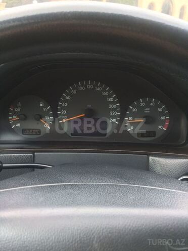 Mercedes E 240 2000, 22,500 km - 0.3 l - Bakı
