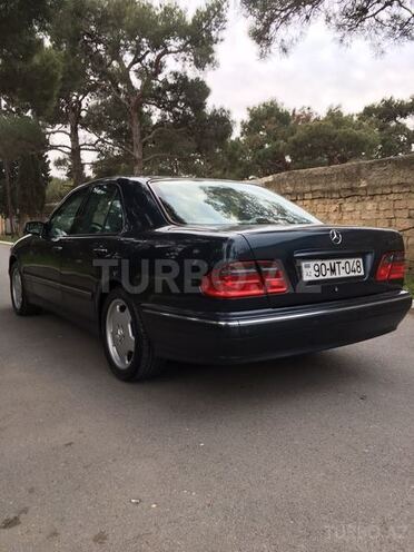 Mercedes E 220 2000, 320,000 km - 2.2 l - Bakı