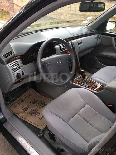 Mercedes E 220 2000, 320,000 km - 2.2 l - Bakı