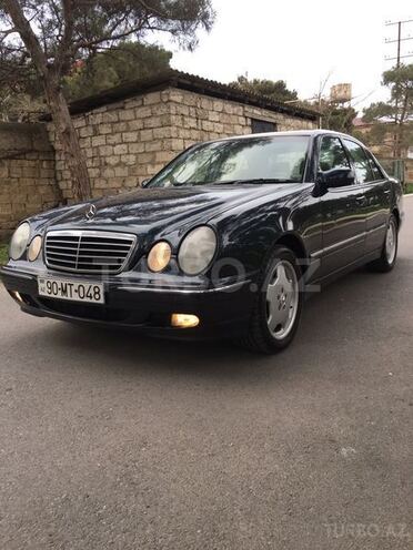 Mercedes E 220 2000, 320,000 km - 2.2 l - Bakı