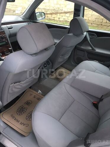 Mercedes E 220 2000, 320,000 km - 2.2 l - Bakı