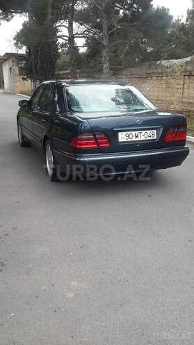 Mercedes E 220 2000, 320,000 km - 2.2 l - Bakı
