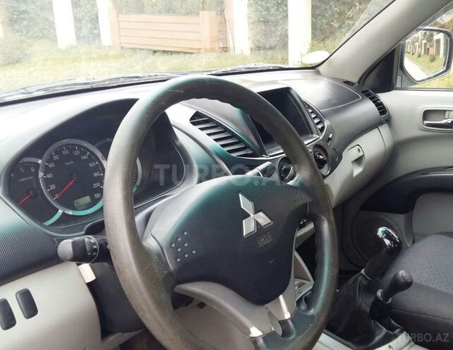 Mitsubishi L200 2007, 190,000 km - 2.5 l - Bakı
