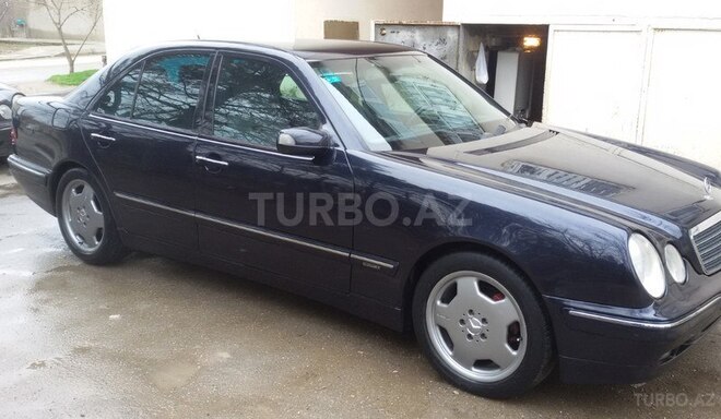 Mercedes E 220 2000, 298,000 km - 2.2 л - Xırdalan