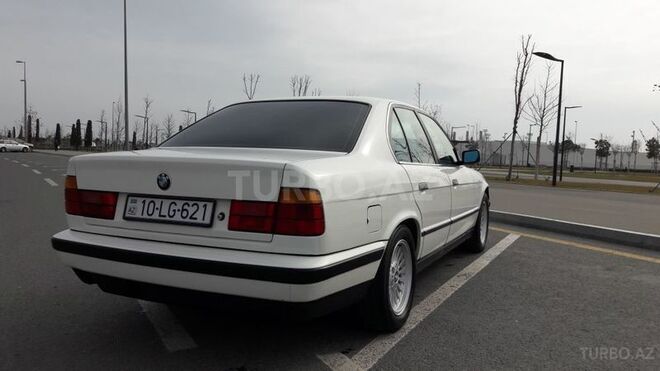 BMW 520 1989, 130,000 km - 2.0 l - Bakı