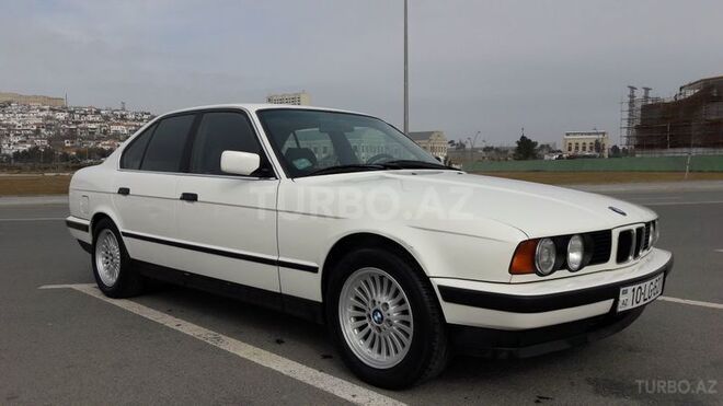 BMW 520 1989, 130,000 km - 2.0 l - Bakı
