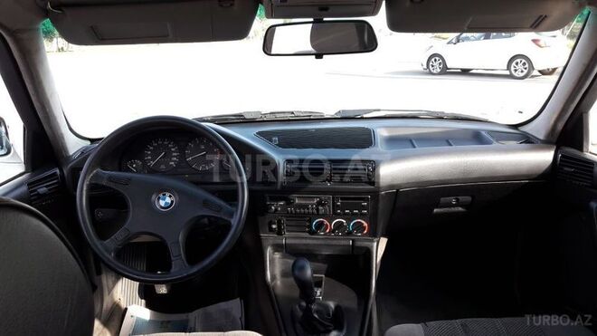 BMW 520 1989, 130,000 km - 2.0 l - Bakı