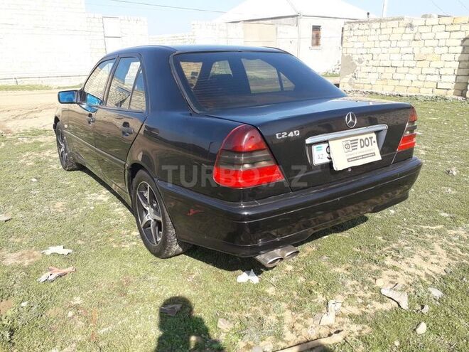 Mercedes C 240 1998, 370 km - 2.4 l - Göygöl