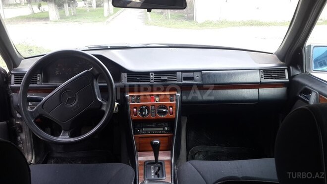 Mercedes E 250 1994, 315,692 km - 2.5 л - Bakı