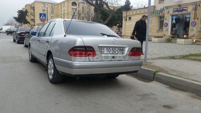 Mercedes E 230 1997, 265,411 km - 2.3 l - Bakı