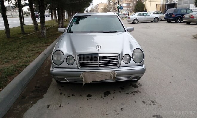 Mercedes E 240 1999, 251,000 km - 2.4 l - Sumqayıt