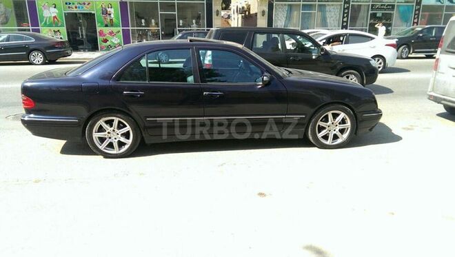 Mercedes E 240 2001, 170,000 km - 2.6 l - Bakı