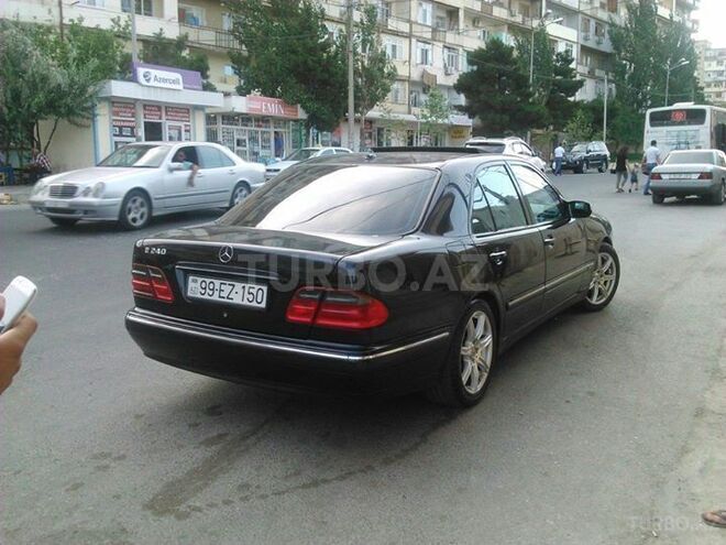 Mercedes E 240 2001, 170,000 km - 2.6 l - Bakı