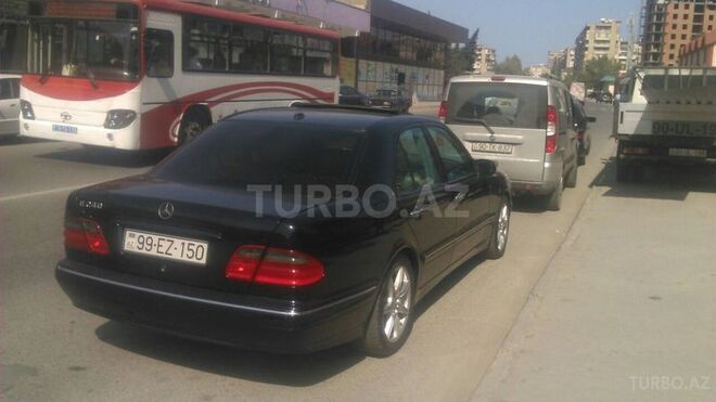 Mercedes E 240 2001, 170,000 km - 2.6 l - Bakı