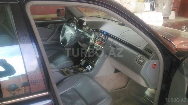 Mercedes E 240 2001, 170,000 km - 2.6 l - Bakı