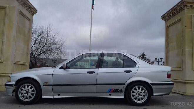 BMW 318 1993, 300,000 km - 1.8 l - Bakı