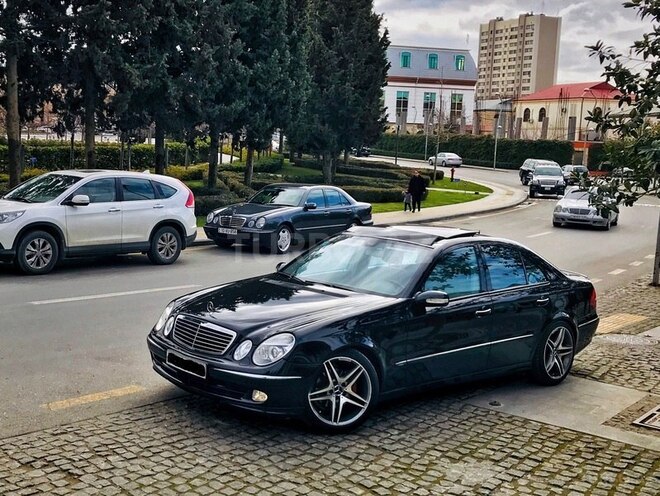 Mercedes E 320 2004, 232,000 km - 3.2 l - Bakı