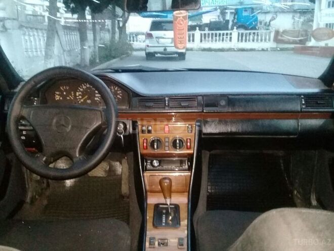 Mercedes E 300 1991, 375,600 km - 3.0 л - Bakı