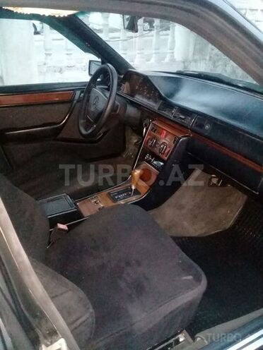 Mercedes E 300 1991, 375,600 km - 3.0 л - Bakı