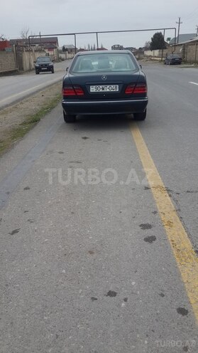 Mercedes E 220 2000, 320,000 km - 2.2 l - Bakı