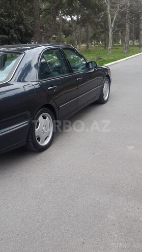 Mercedes E 220 2000, 320,000 km - 2.2 l - Bakı