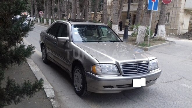 Mercedes C 230 2000, 176,000 km - 2.3 l - Bakı