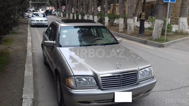 Mercedes C 230 2000, 176,000 km - 2.3 l - Bakı
