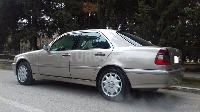 Mercedes C 230 2000, 176,000 km - 2.3 l - Bakı