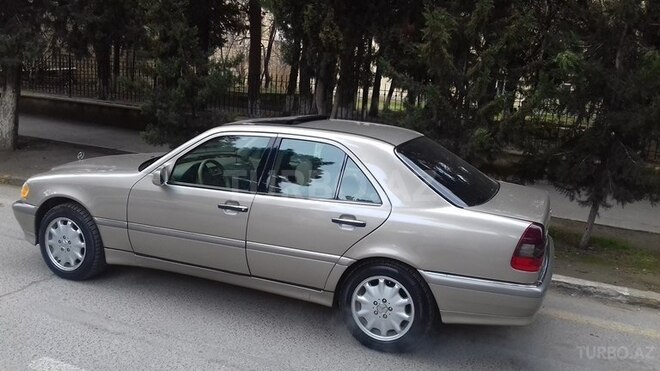 Mercedes C 230 2000, 176,000 km - 2.3 l - Bakı