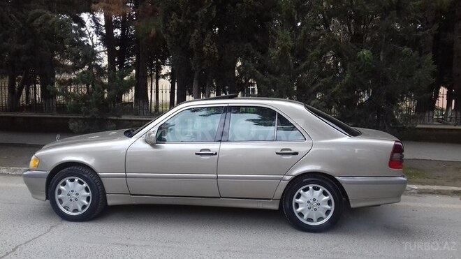 Mercedes C 230 2000, 176,000 km - 2.3 l - Bakı