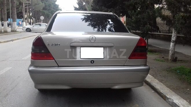 Mercedes C 230 2000, 176,000 km - 2.3 l - Bakı