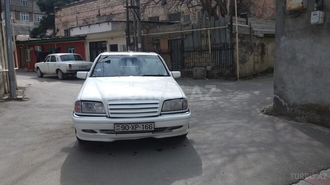 Mercedes C 230 1999, 200,000 km - 2.3 л - Bakı