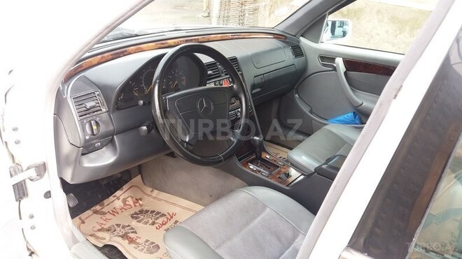 Mercedes C 230 1999, 200,000 km - 2.3 л - Bakı