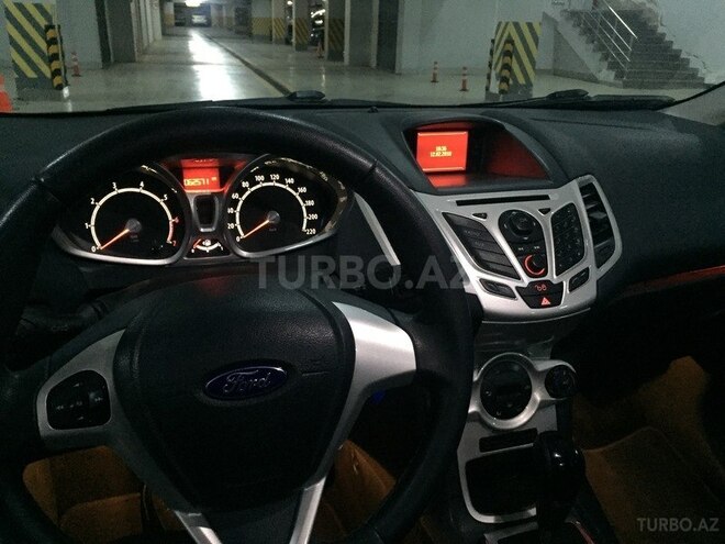 Ford Fiesta 2011, 63,000 km - 1.4 l - Bakı