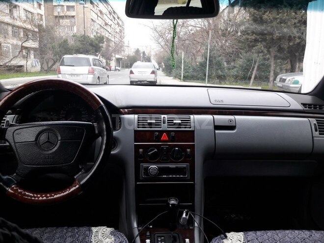 Mercedes E 230 1997, 309,000 km - 2.3 л - Bakı