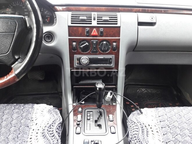 Mercedes E 230 1997, 309,000 km - 2.3 л - Bakı