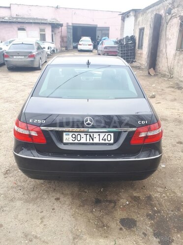 Mercedes E 250 2009, 275,000 km - 2.1 l - Bakı