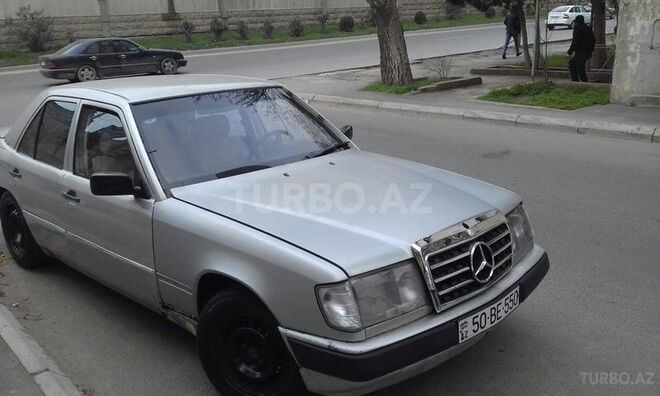 Mercedes E 230 1985, 300,000 km - 2.3 л - Bakı