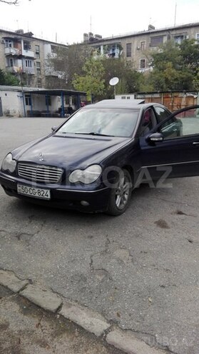 Mercedes C 240 2002, 146,000 km - 0.3 л - Sumqayıt