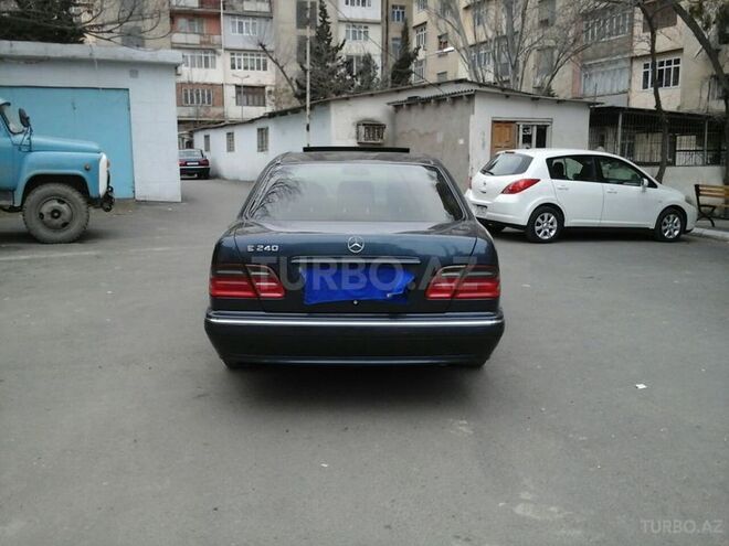 Mercedes E 240 1999, 225,500 km - 2.4 l - Bakı