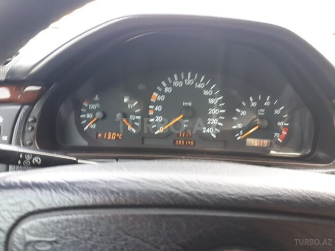 Mercedes E 200 1997, 324,000 km - 2.0 l - Naxçıvan