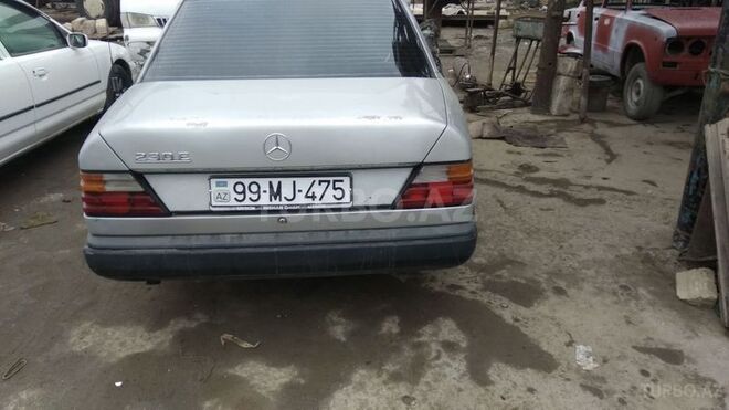 Mercedes E 230 1987, 226,000 km - 2.3 л - Bakı