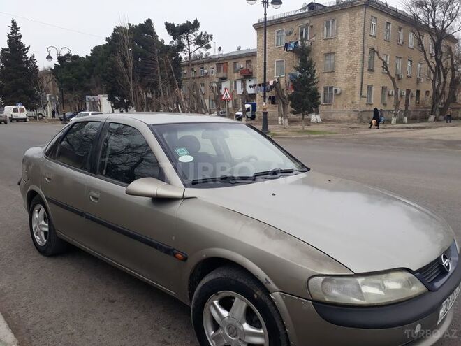 Opel Vectra 1997, 250,000 km - 2.0 л - Sumqayıt