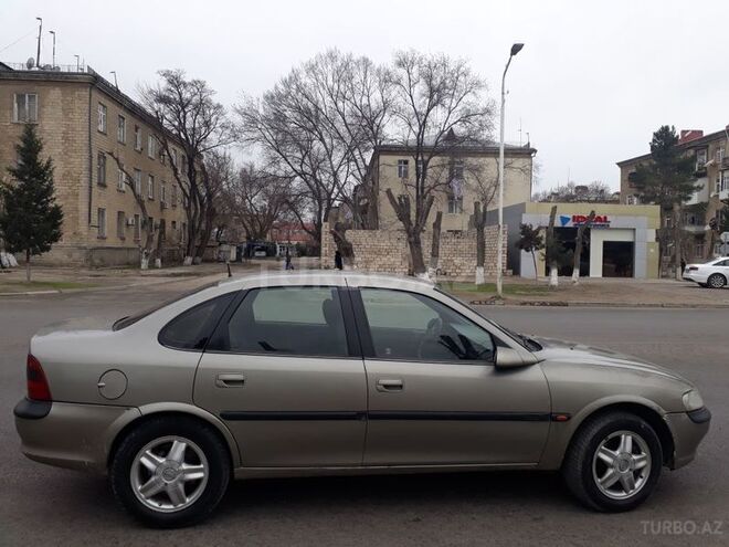 Opel Vectra 1998, 235,641 km - 2.0 л - Sumqayıt