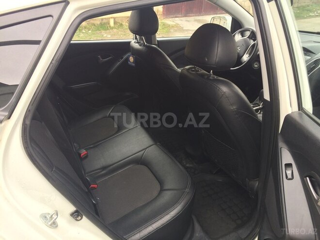 Hyundai ix35 2009, 86,000 km - 2.0 л - Quba