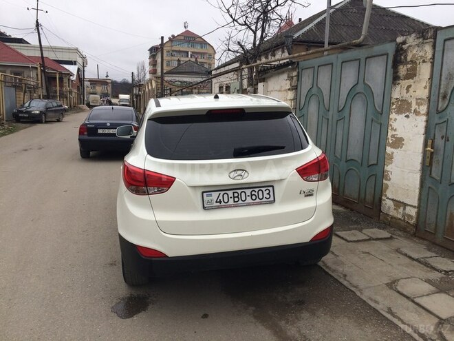 Hyundai ix35 2009, 86,000 km - 2.0 л - Quba