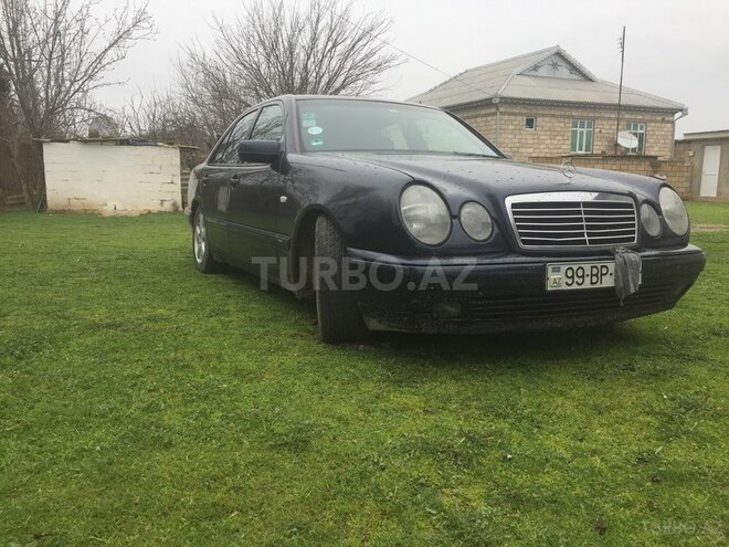 Mercedes E 230 1997, 290,000 km - 0.2 l - Salyan