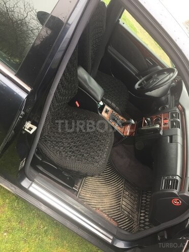 Mercedes E 230 1997, 290,000 km - 0.2 l - Salyan