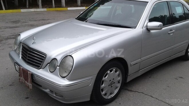 Mercedes E 220 2000, 319,142 km - 2.2 l - Bakı
