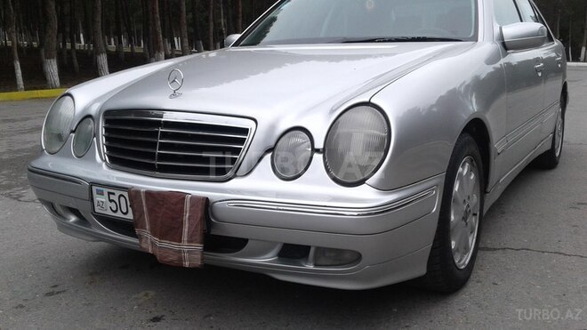 Mercedes E 220 2000, 319,142 km - 2.2 l - Bakı